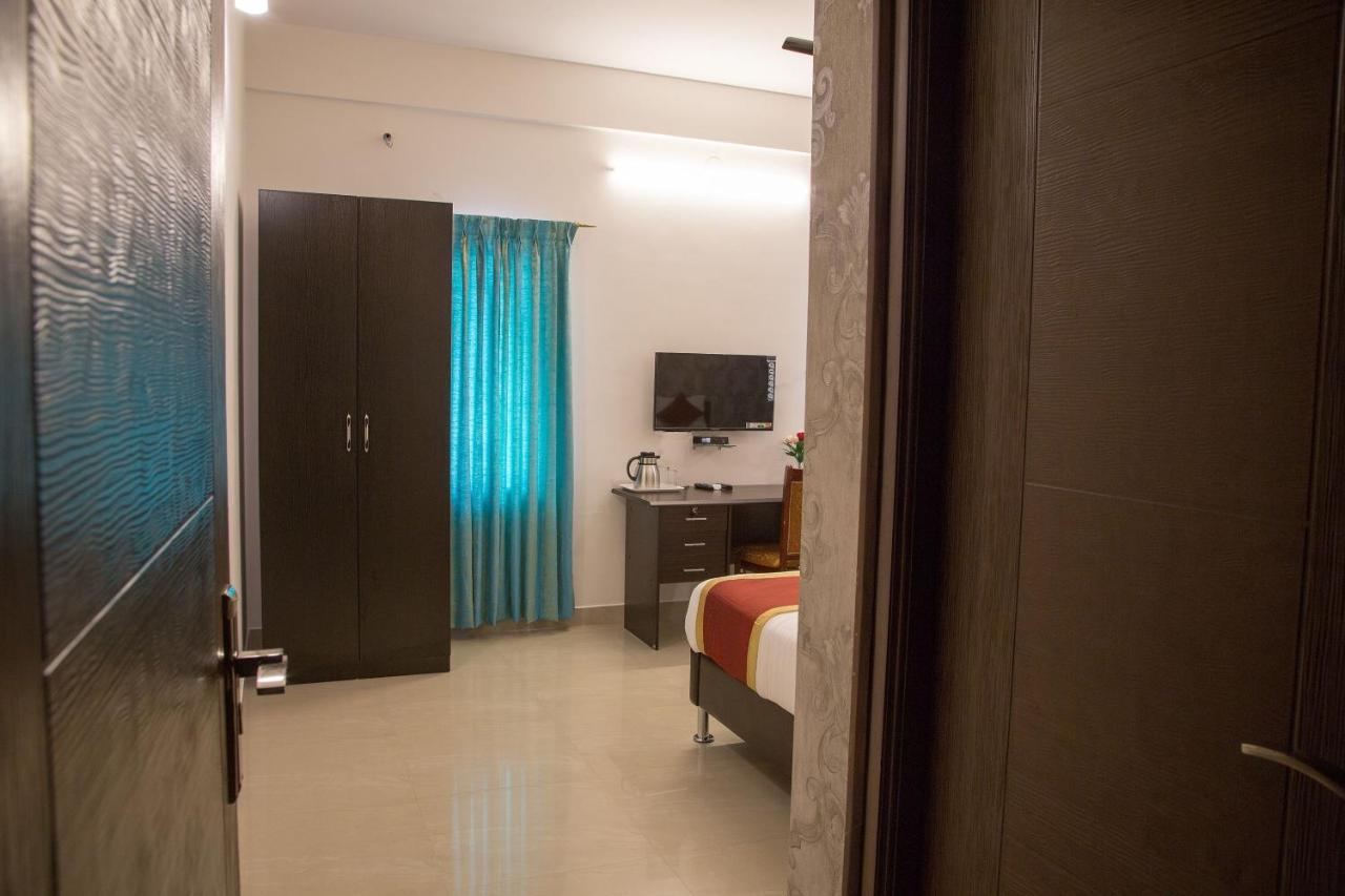 Oyo 8737 King Suites Bangalore Exterior foto